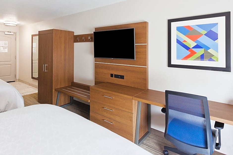 Holiday Inn Express Hotel & Suites Rome-East By IHG