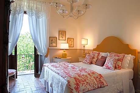Deluxe Double Room with Balcony