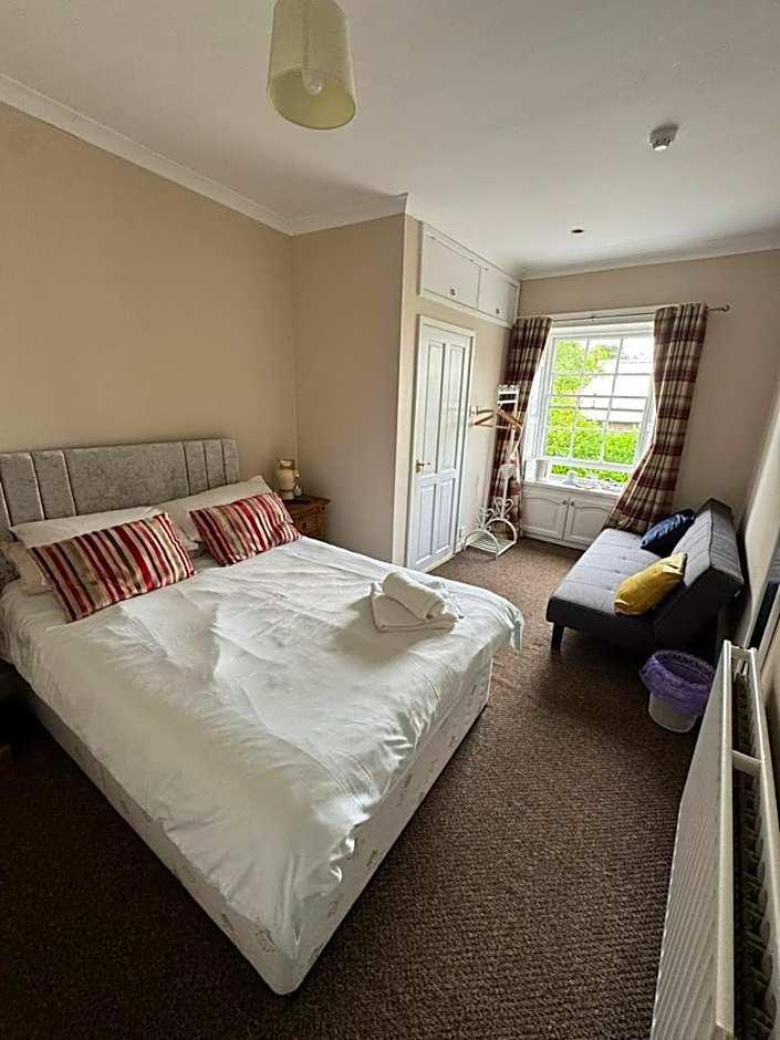 THE Waterloo Arms Hotel