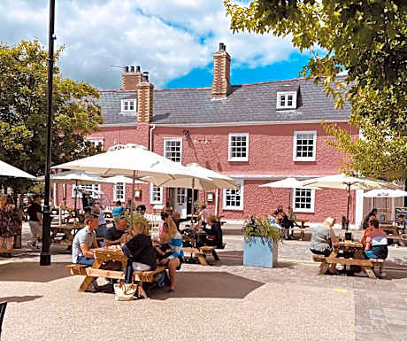 Kings Arms Hotel