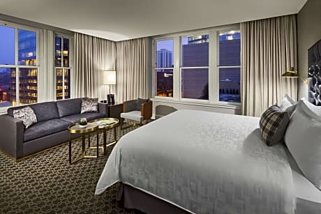 Deluxe King Suite