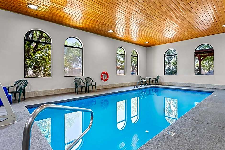 Quality Inn & Suites Sunport Airport Albuquerque