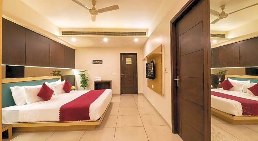 Hotel The Taj Vilas
