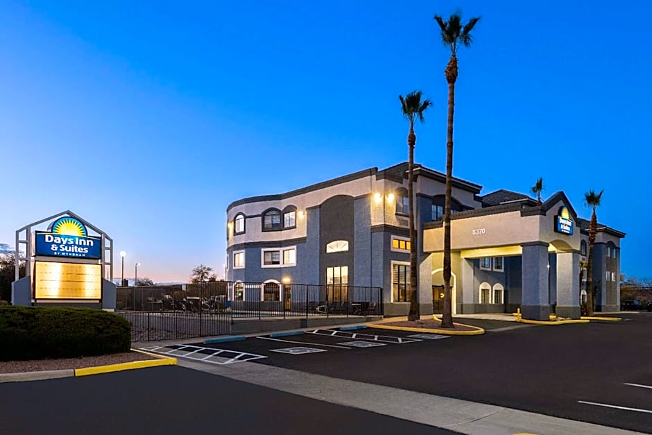 Days Inn & Suites by Wyndham Tucson/Marana