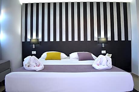 Superior Family Room with Private Pool