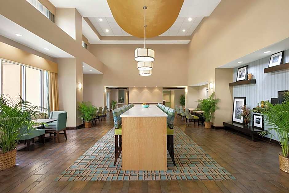 Hampton Inn By Hilton & Suites Brunswick