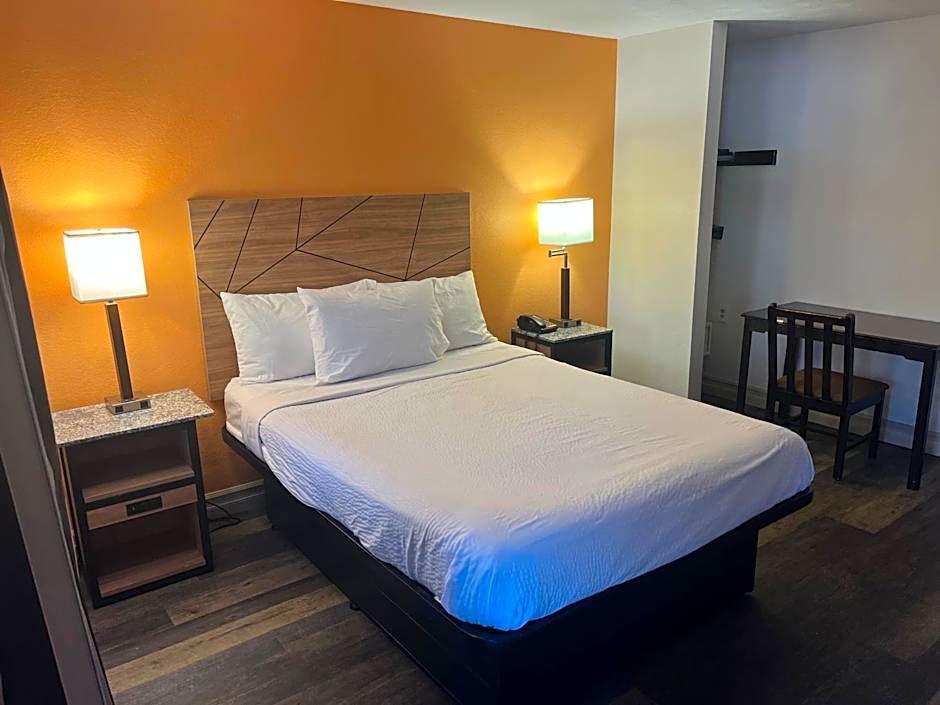 Howard Johnson by Wyndham Malden Boston Area