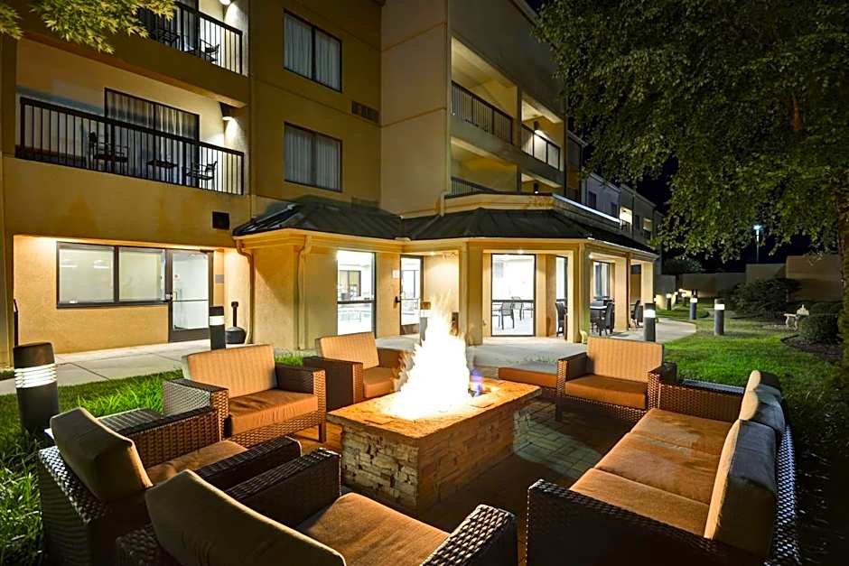 Courtyard by Marriott Dalton