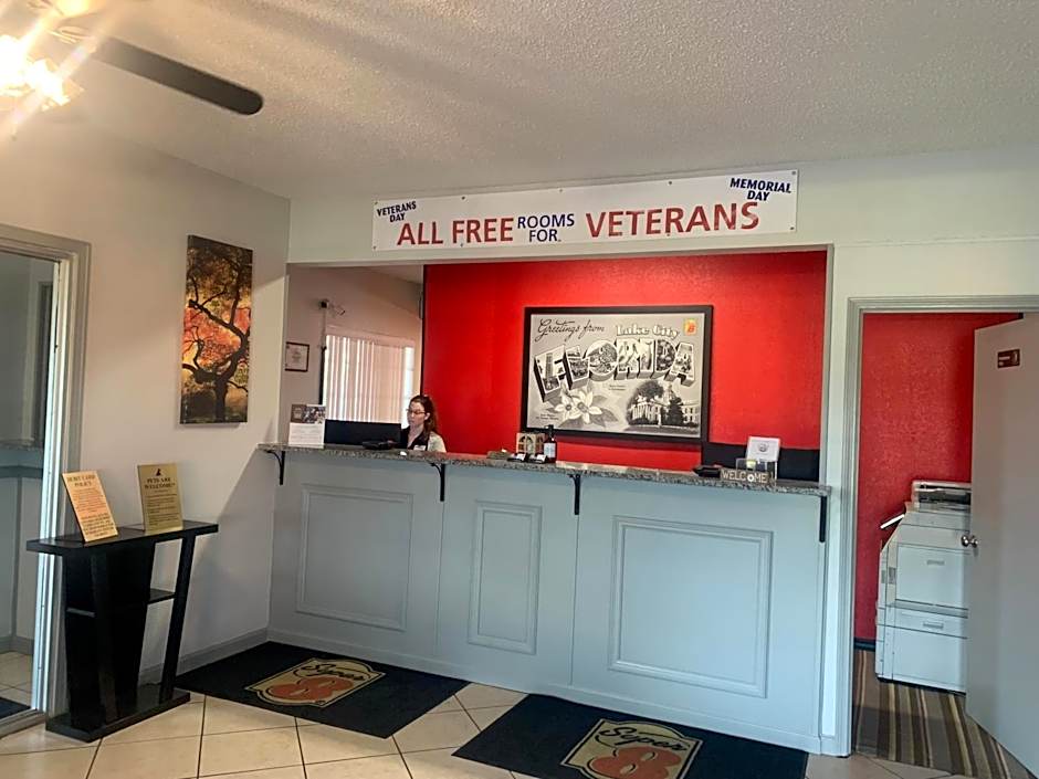 Super 8 by Wyndham Lake City