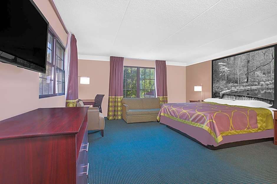 Super 8 by Wyndham Austell/Six Flags