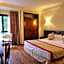 Hotel y Apartamentos Arias