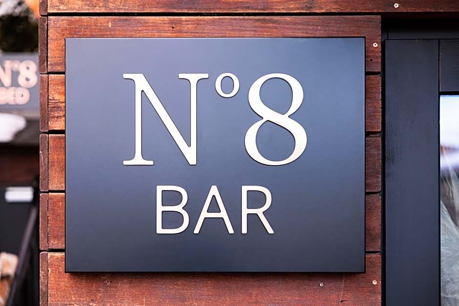No 8 Bed & Bar