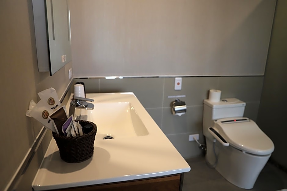 TAINAN JULIE'S GARDEN