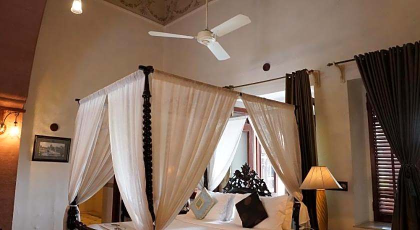 The Laxmi Niwas Palace