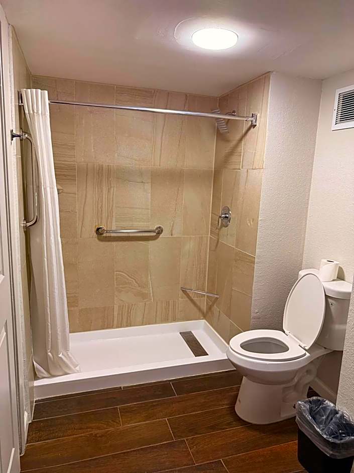 Americas Best Value Inn - Laredo