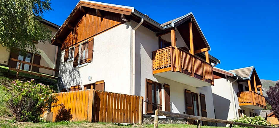 Chez Philippe - Appartements et Chalets - Panoramic Village vue Glaciers