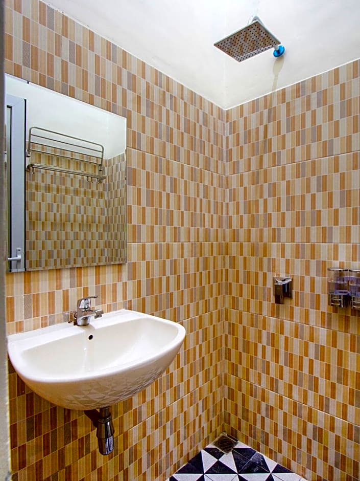 OYO 2753 Irma's Residence