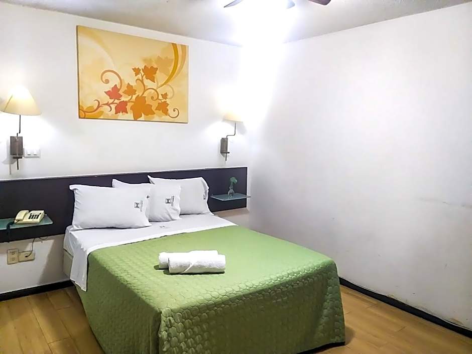 Hotel Trevi