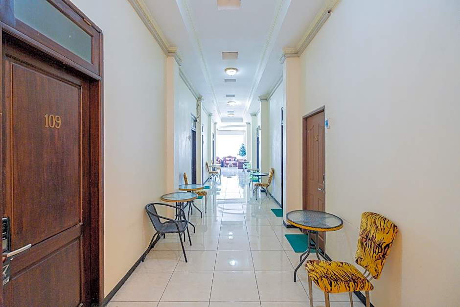 RedDoorz Plus @ Grace Residence Surabaya