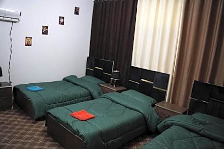 Basic Triple Room with Shared Bathroom