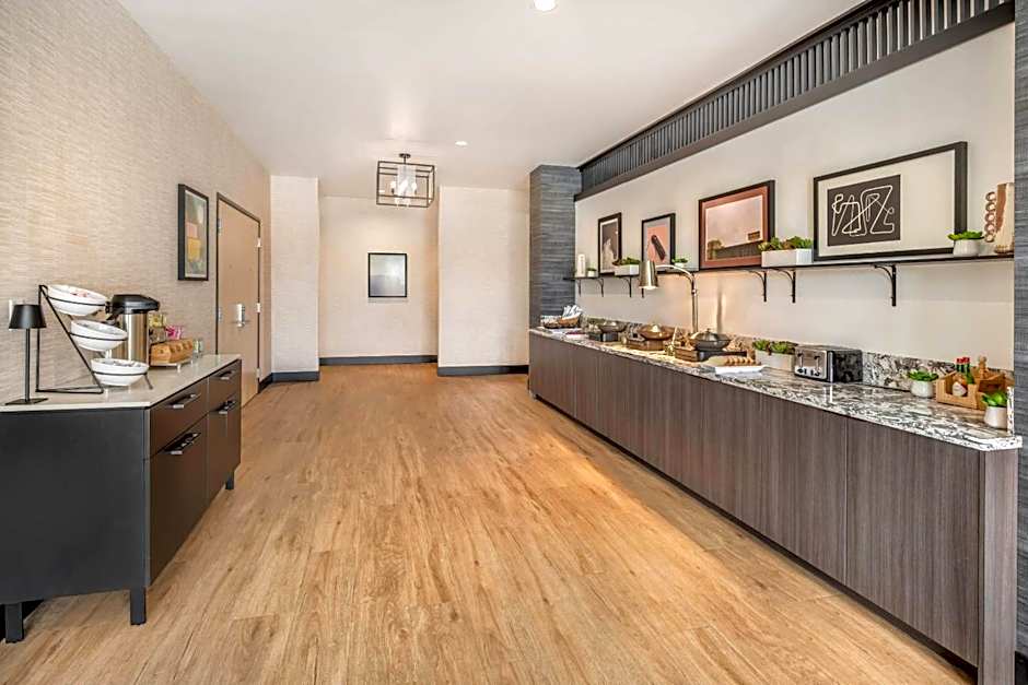 Cambria Hotel Spokane Airport