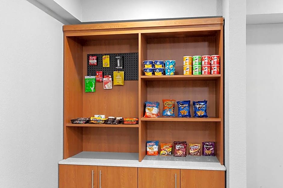 La Quinta Inn & Suites by Wyndham Champaign