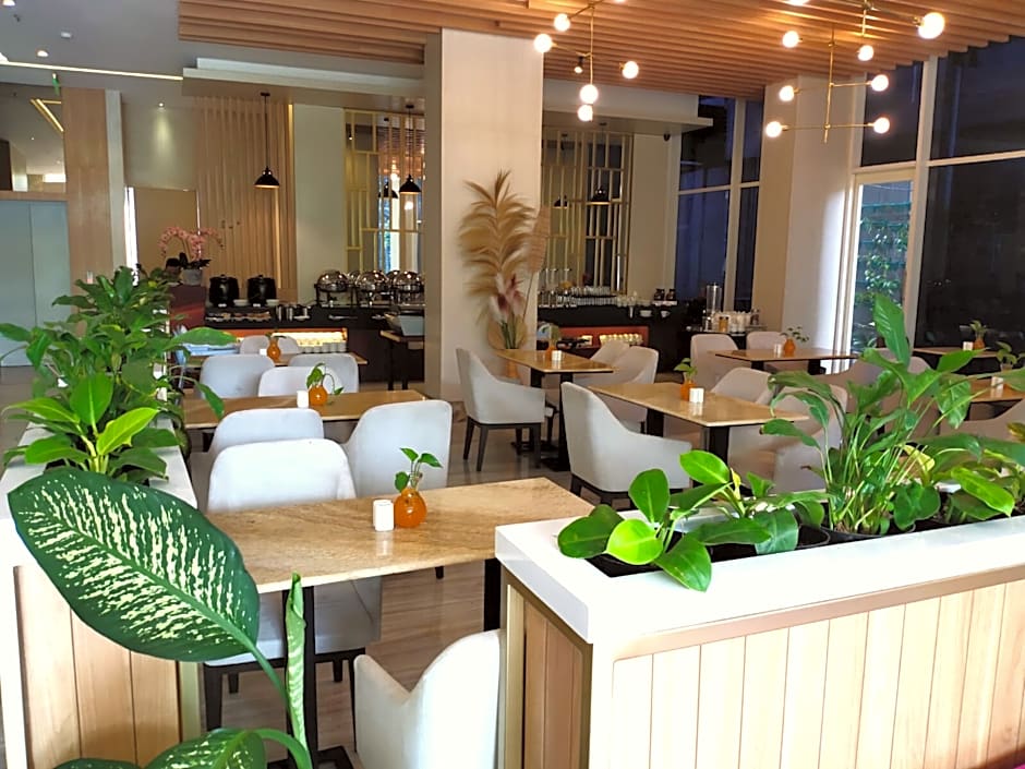 Surabaya River View Hotel