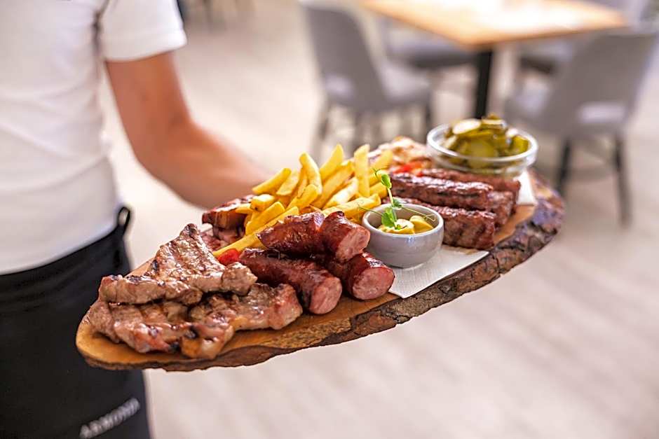 Armonia by Aristocratis