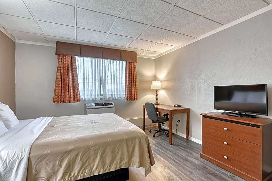 Quality Inn & Suites Green Bay Downtown