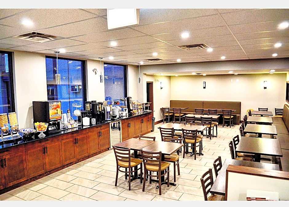 Super 8 by Wyndham Kelowna BC