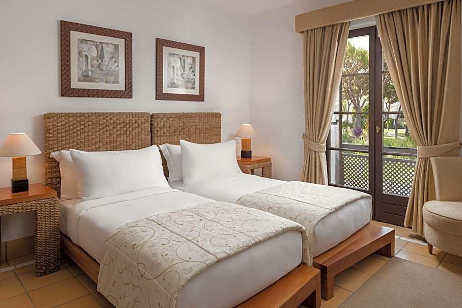 Pine Cliffs Village & Golf Suites