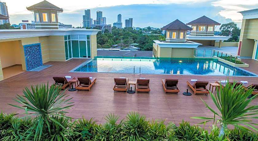 Crystal Palace Luxury Hotel Pattaya