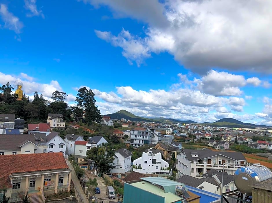 Cozy Hotel – Dalat, KS