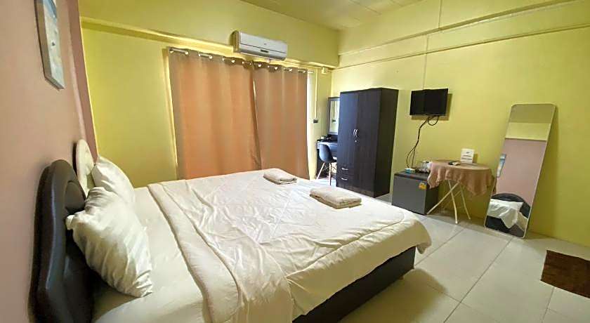 Grand Bangsaen Hotel