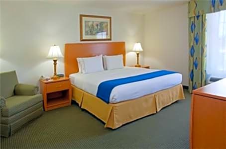Holiday Inn Express Hotel & Suites Columbus By IHG