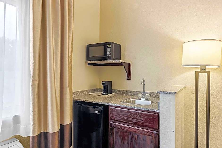 Comfort Inn & Suites Pueblo