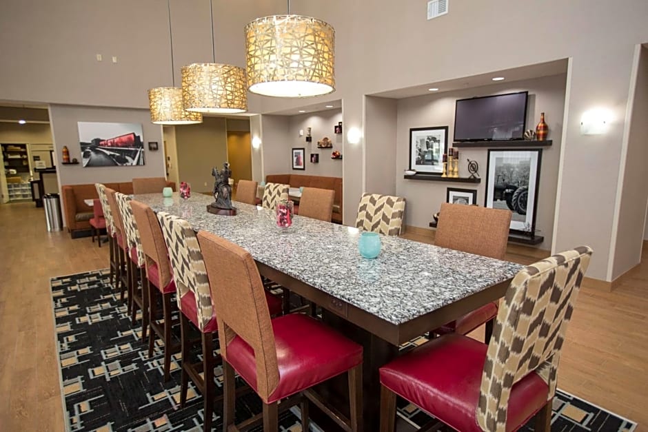 Hampton Inn By Hilton & Suites Oklahoma City Airport