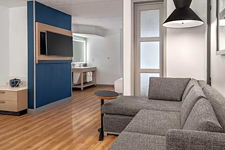 Two Double Beds (with sofa bed)