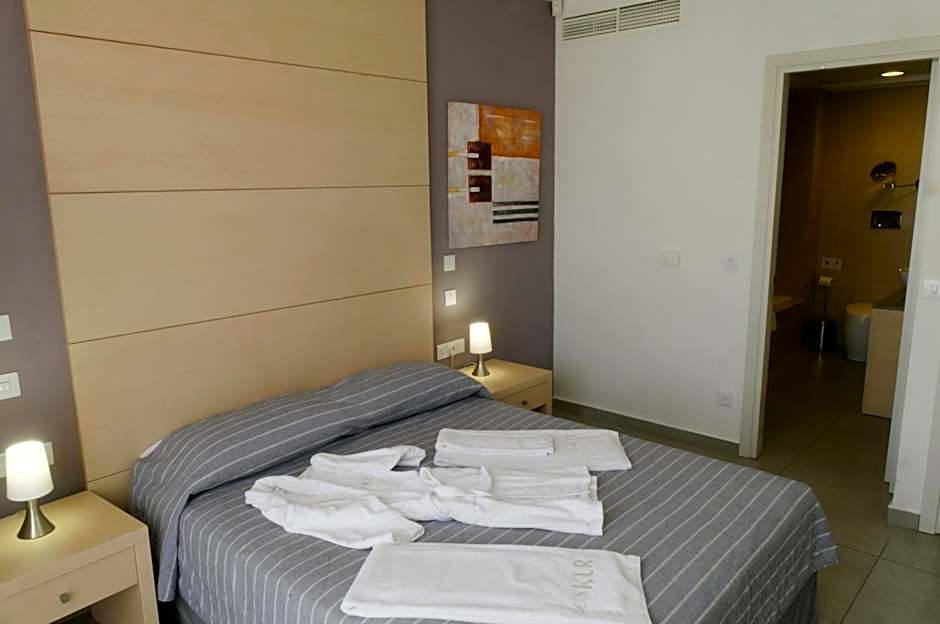 Photo 1 of 11 of Superior Suite, Sea View
