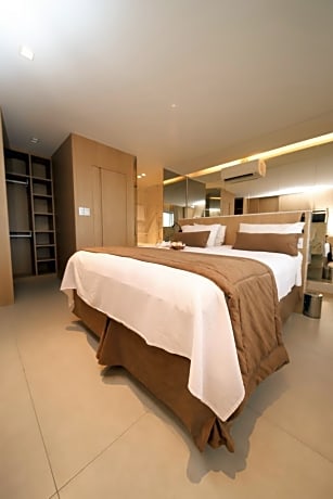 Deluxe Suite with Sea View