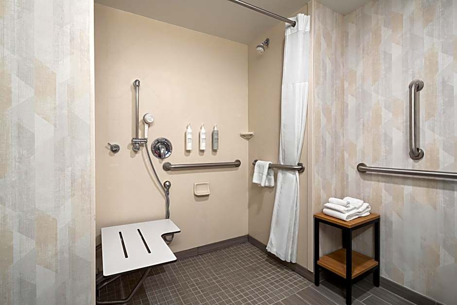 Hampton Inn By Hilton Neptune/Wall