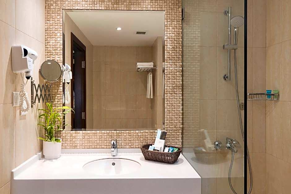 Al Falaj Hotel