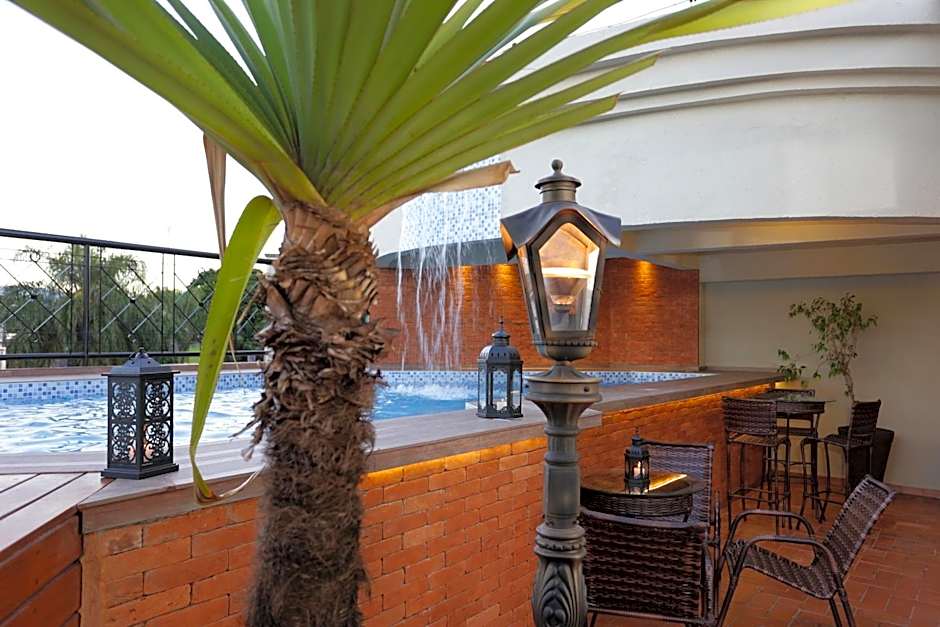 Oasis Plaza Hotel