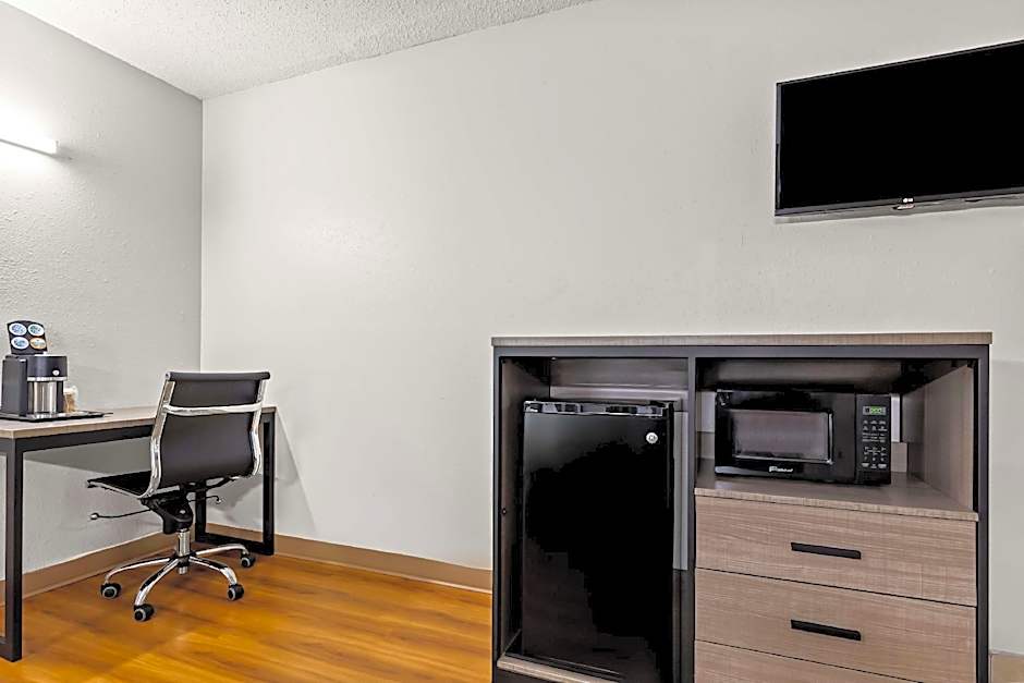 Red Lion Inn & Suites Pontoon Beach