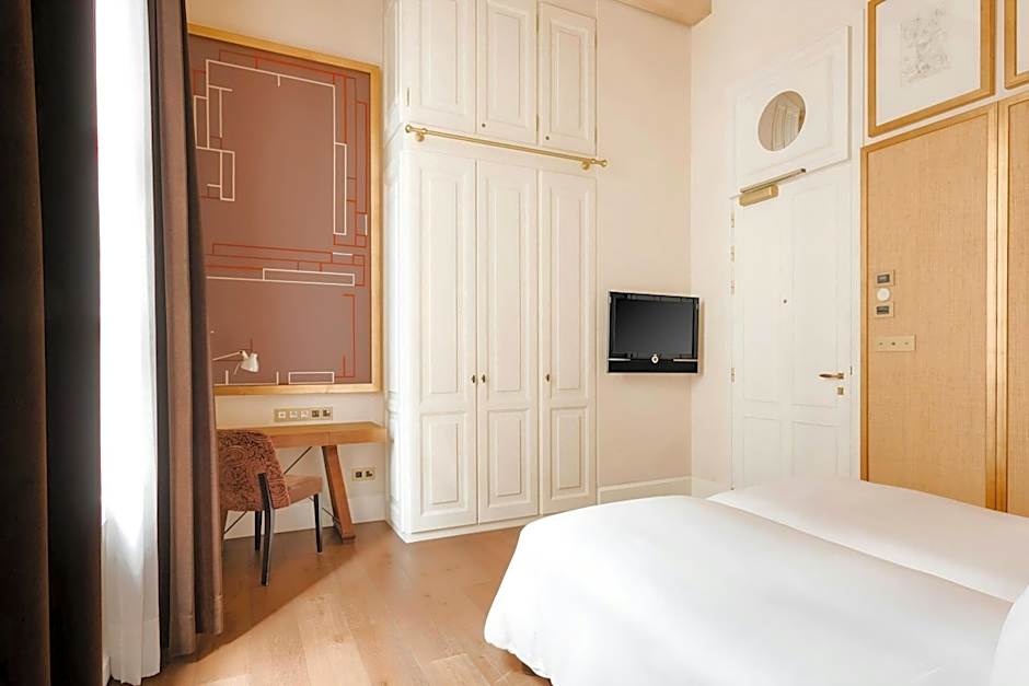 DO Plaça Reial powered by Sonder