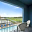 Days Inn & Suites by Wyndham Galveston West/Seawall