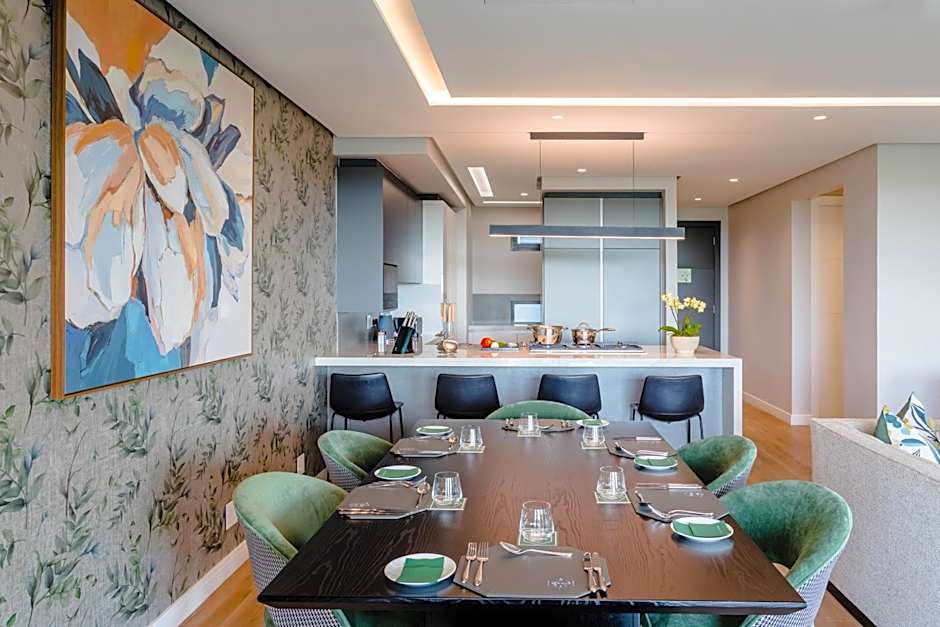 Steyn City Hotel by Saxon
