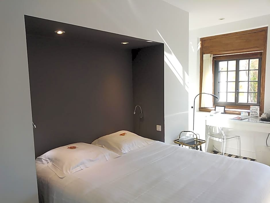 Photo 1 of 14 of Superior 1 Double Bed or 2 Beds, Sea View