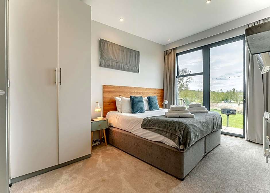 Swanborough Lakes Luxury Lodges