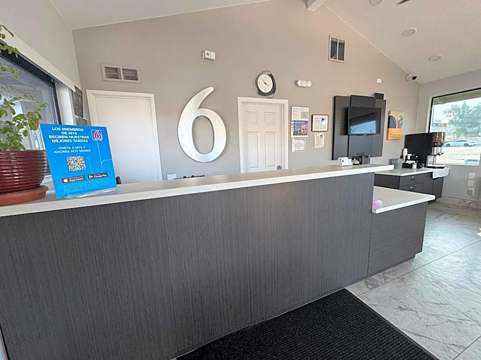Motel 6-Willows, CA